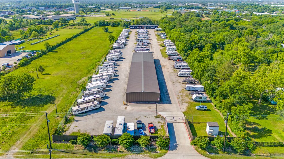 More Photos Of 309 W Archer Rd, Baytown Self Storage For Sale
