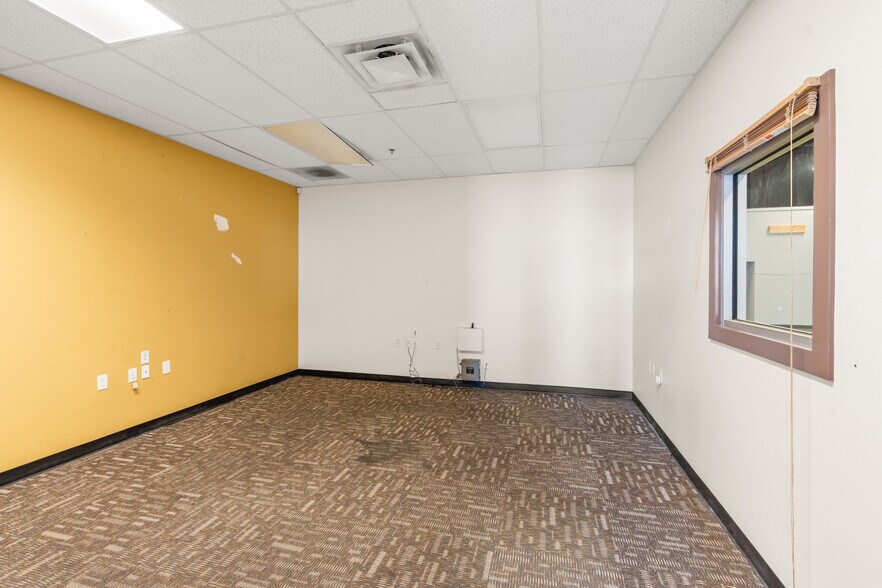 More Photos Of 304-350 NE Agness Ave, Grants Pass Unknown For Lease