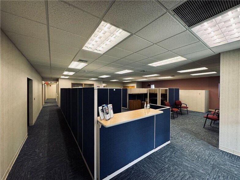 More Photos Of 292 Waterman Ave, Smithfield Office For Sale