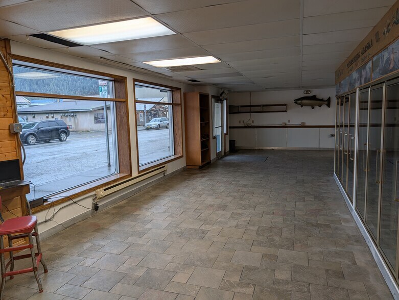 More Photos Of 306 Nordic dr, Petersburg Freestanding For Sale