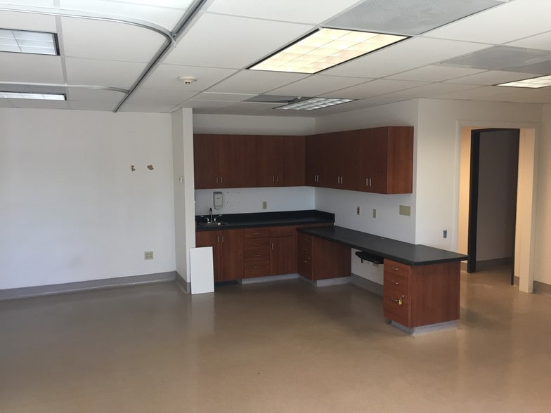 More Photos Of 1041 E Hancock Rd, Bullhead City Medical For Lease