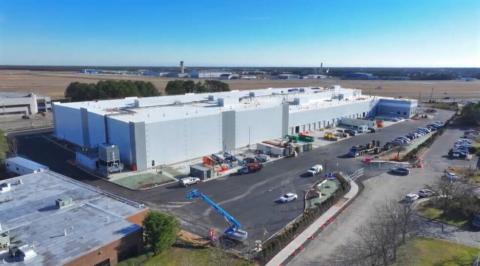 Primary Photo Of 2100 Smithtown Ave, Ronkonkoma Refrigeration Cold Storage For Lease