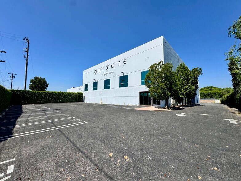 More Photos Of 13927 Saticoy St, Panorama City Movie Radio TVStudio For Lease
