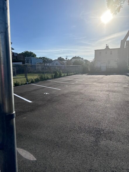 More Photos Of 11 Brookdale Ave, Newark Warehouse For Lease