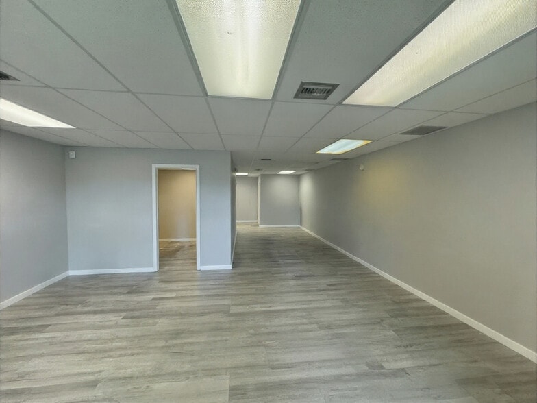 More Photos Of 16521 San Carlos Blvd, Fort Myers Office For Lease