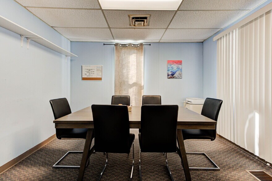 More Photos Of , El Reno Office For Sale