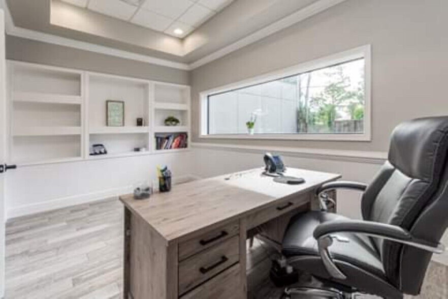 More Photos Of 1140 SW Bascom Norris Dr, Lake City Medical For Lease