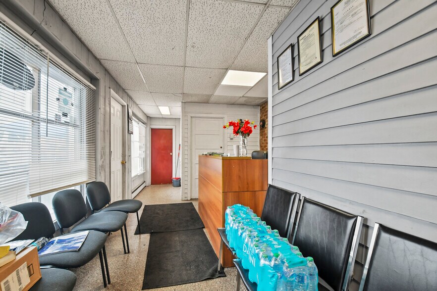 More Photos Of 51 Summer St, Worcester General Retail For Sale