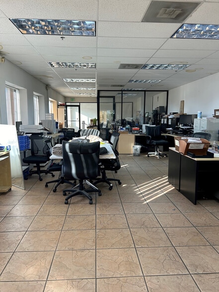 More Photos Of 3690 S Santa Fe Ave, Vernon Showroom For Lease
