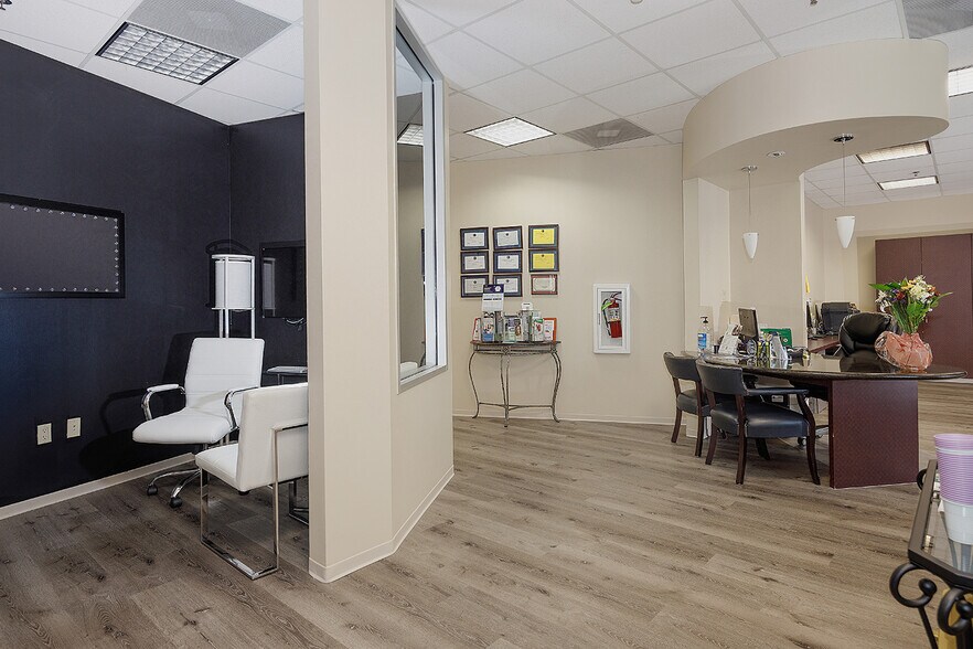 More Photos Of 114 Vision Park Blvd, Shenandoah Office For Sale