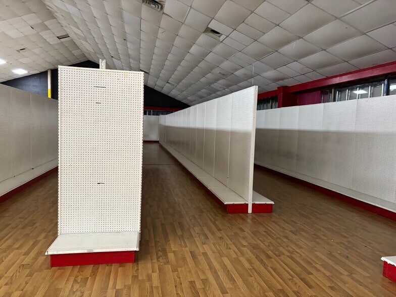 More Photos Of 311 S Range Ave, Denham Springs General Retail For Sale