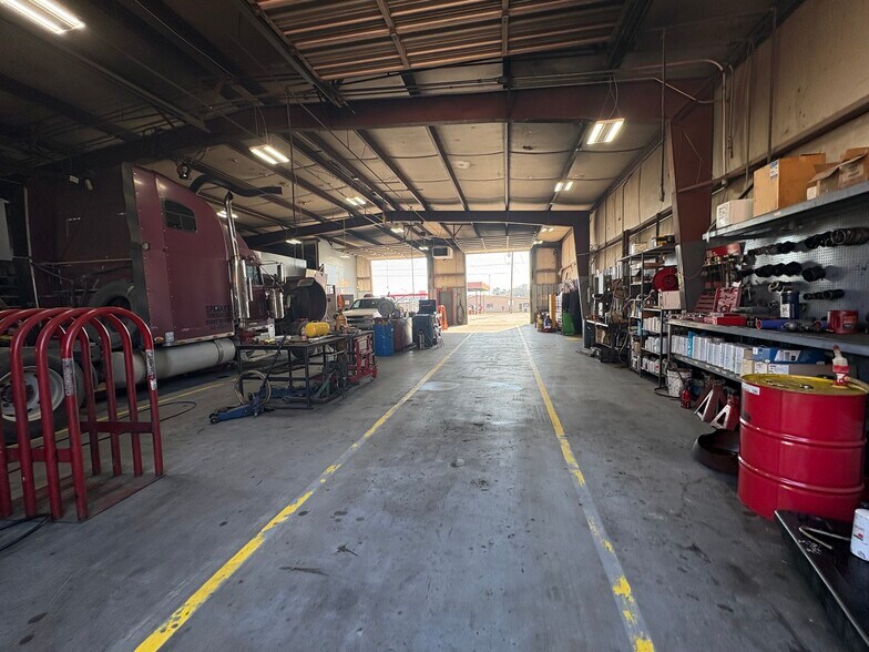 More Photos Of 3010 Lancaster Hwy, Richburg Service For Lease