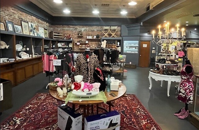 More Photos Of 309 High St, Portsmouth Storefront For Lease