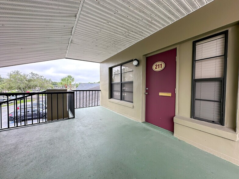 More Photos Of 2000 E Edgewood Dr, Lakeland Office For Lease