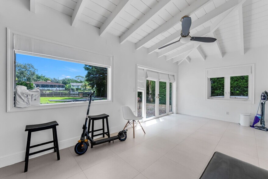 More Photos Of 4801 University Dr, Coral Gables Apartments For Sale
