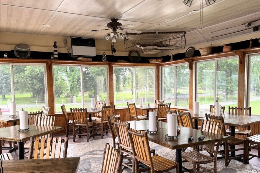 More Photos Of 107 5th St, Delaware City Restaurant For Sale
