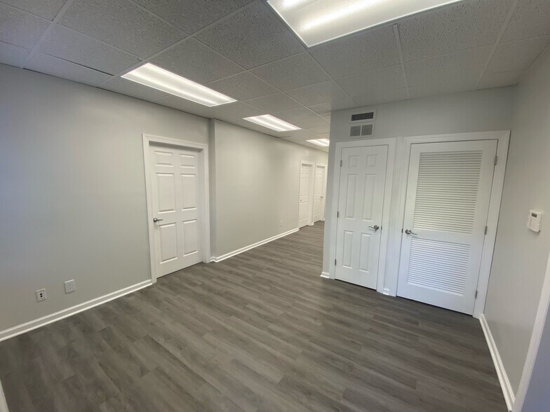 More Photos Of 123 Kingston Dr, Chapel Hill Loft Creative Space For Lease