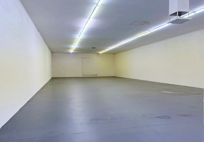 More Photos Of 3111 S Valley View Blvd, Las Vegas Light Manufacturing For Lease