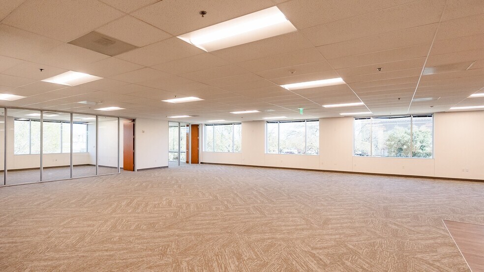 More Photos Of 9601 Amberglen Blvd, Austin Office For Lease