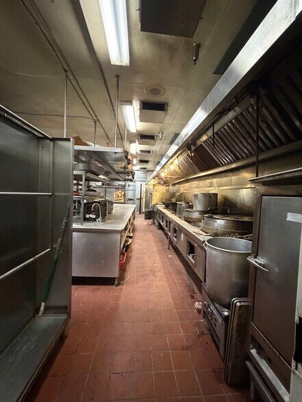 More Photos Of 2523 Broadway, Sacramento Restaurant For Sale