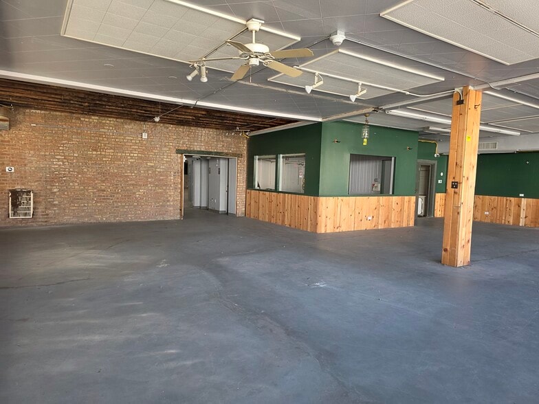 More Photos Of 7829-7839 W Grand Ave, Elmwood Park Warehouse For Sale