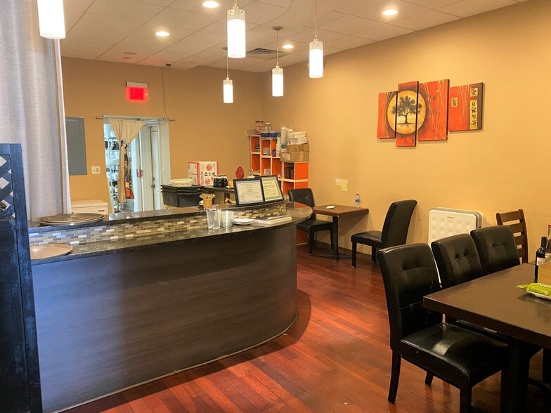 More Photos Of 4907 Oakton St, Skokie Restaurant For Sale