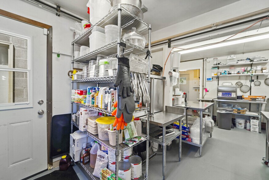 More Photos Of E6659 Wolf River Dr, Fremont General Retail For Sale