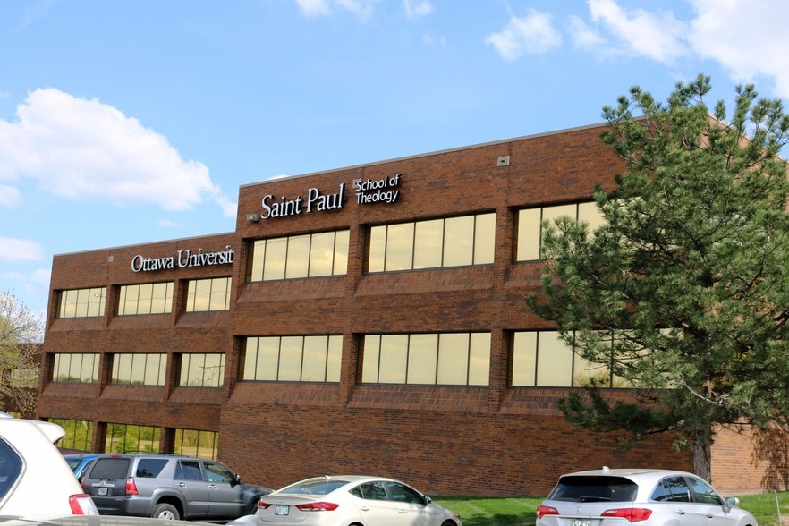 More Photos Of 4370 W 109th St, Overland Park Office For Lease