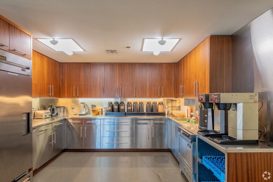 More Photos Of 10-20 Liberty Ship Way, Sausalito Light Manufacturing For Lease