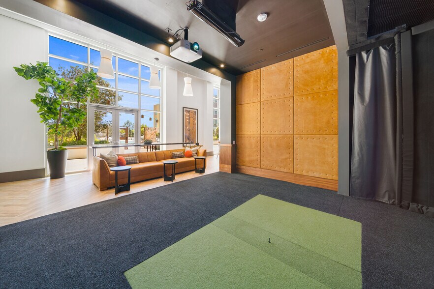 More Photos Of 585 Anton Blvd, Costa Mesa Apartments For Lease