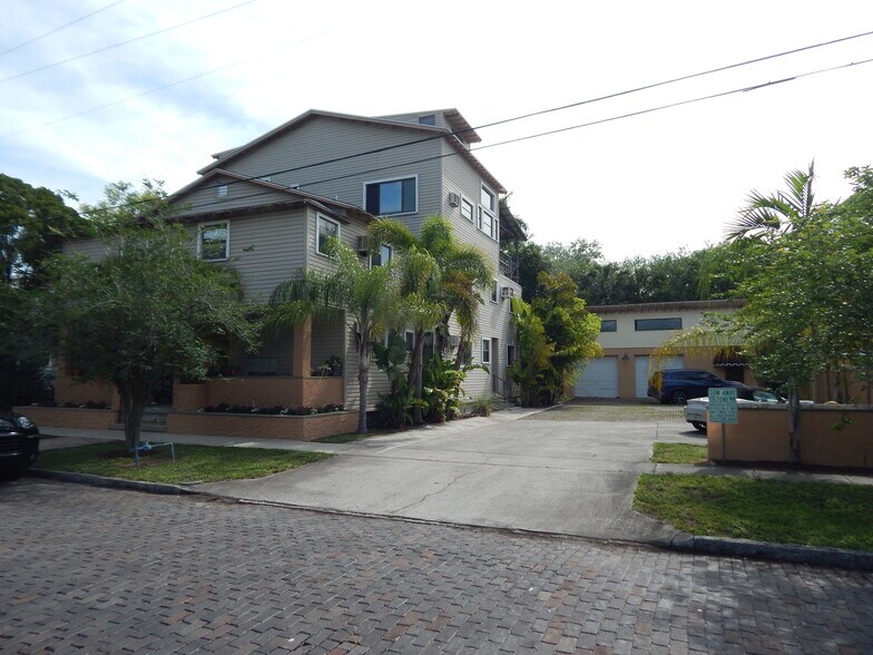 More Photos Of 547 Grove St N, Saint Petersburg Apartments For Sale