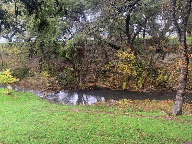 More Photos Of 1411 S Main St, Boerne Office For Sale