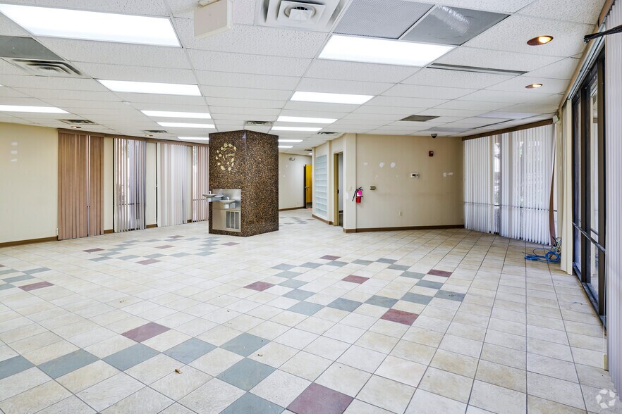 More Photos Of 4171 N Mesa St, El Paso Medical For Lease