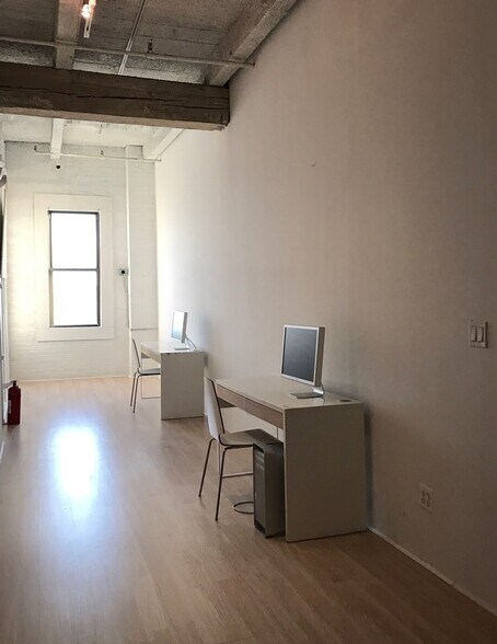 More Photos Of 21-07 Borden Ave, Long Island City Warehouse For Lease