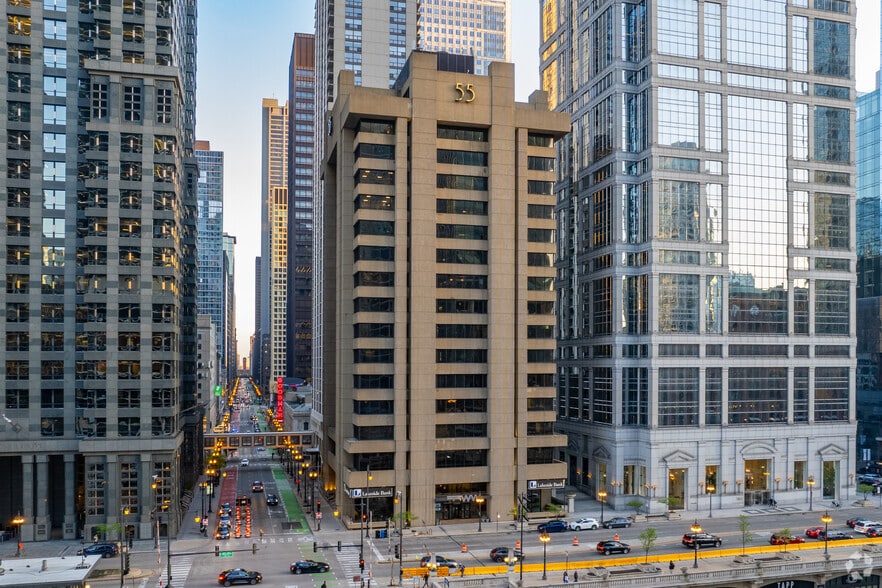 Primary Photo Of 55 W Wacker Dr, Chicago Office For Sale