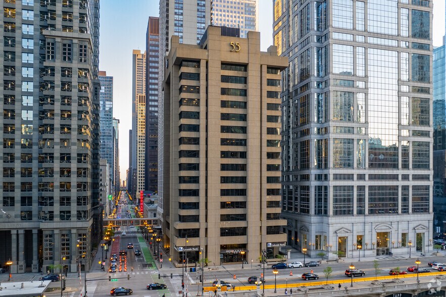 Primary Photo Of 55 W Wacker Dr, Chicago Office For Sale