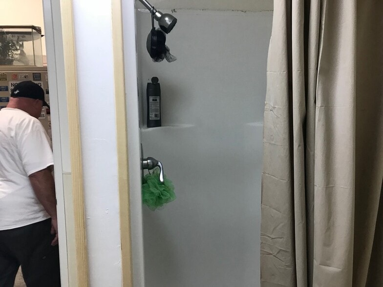 More Photos Of 2000 Cabot Pl, Oxnard Warehouse For Sale