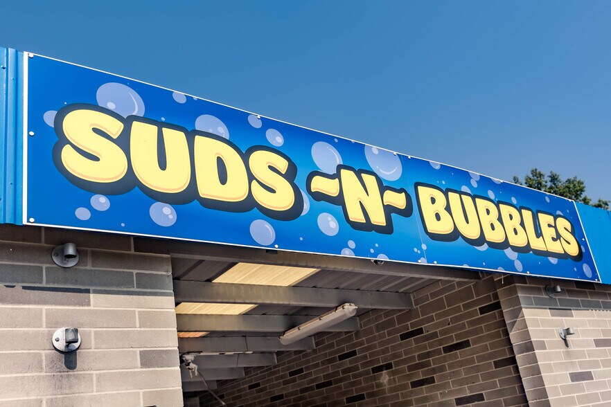 More Photos Of 410 Sherman St, Belleville Carwash For Sale