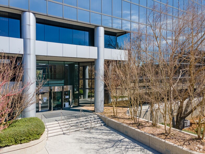 More Photos Of 2800 Century Pky NE, Atlanta Office For Sale