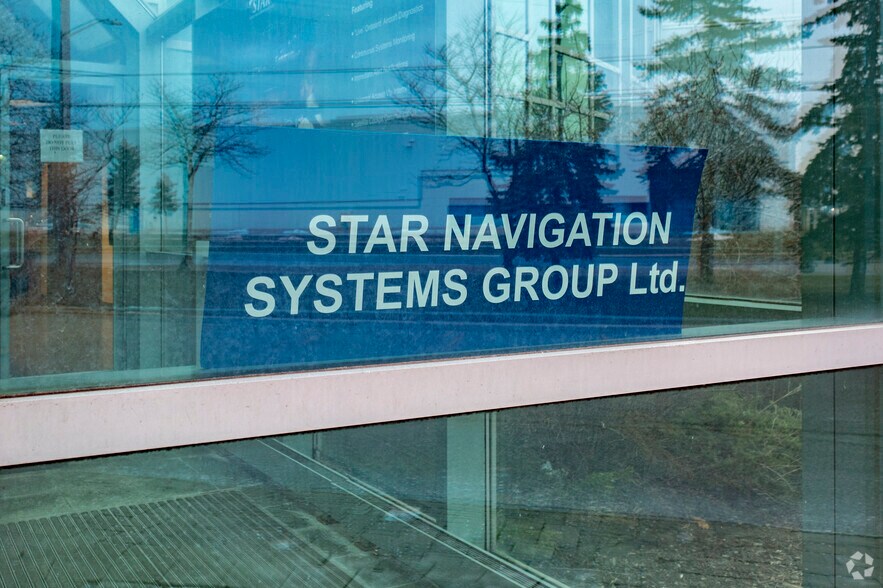 More Photos Of 11 Kenview Blvd, Brampton Warehouse For Lease