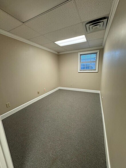 More Photos Of 1369 W Andrew Johnson Hwy, Morristown Medical For Lease