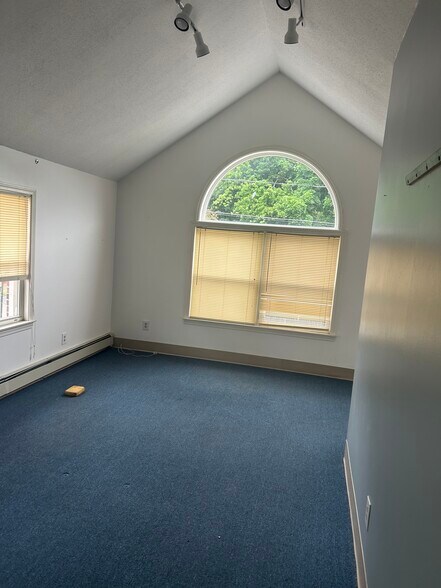 More Photos Of 50 King St, Torrington Office For Sale