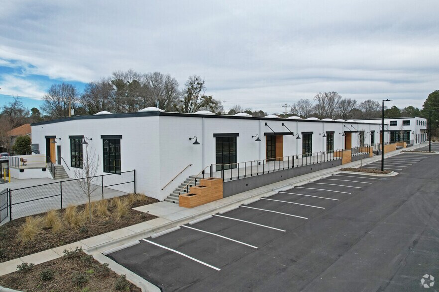 More Photos Of 949 Washington St, Durham Storefront Retail Office For Lease