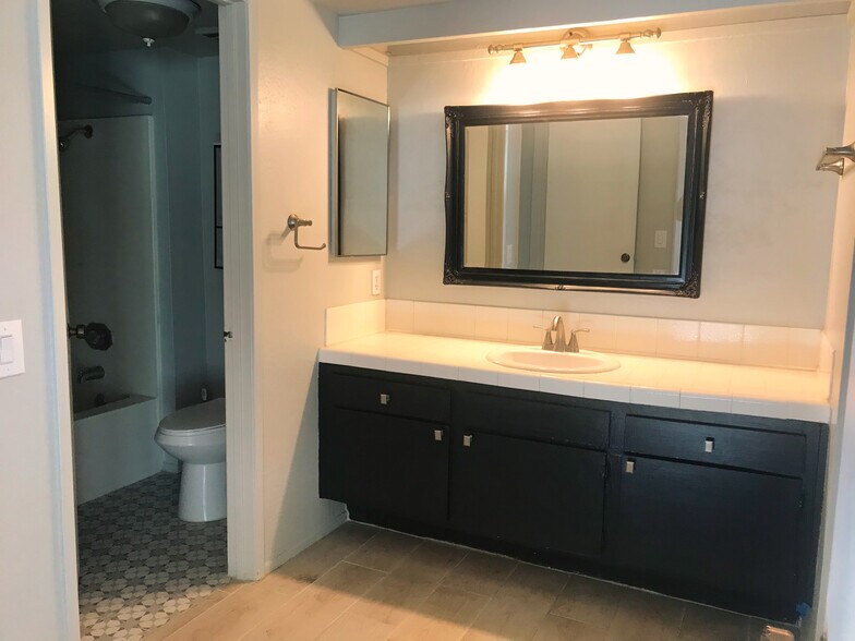 More Photos Of 525 S Thornhill Rd, Palm Springs Apartments For Sale