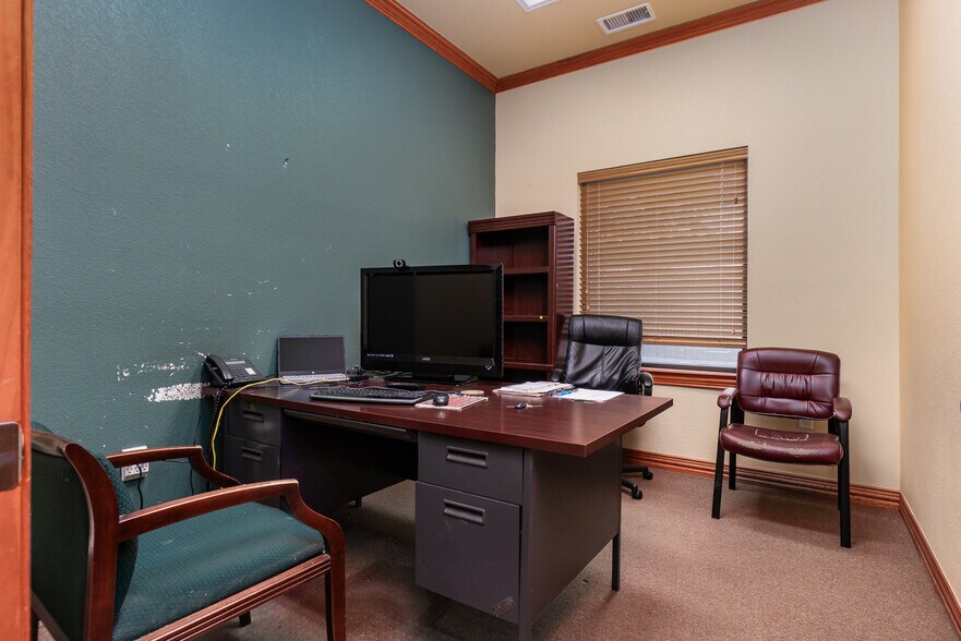 More Photos Of 22 Care Circle, Amarillo Medical For Lease