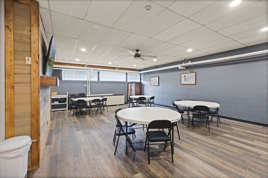 More Photos Of 307 N Main St, Loraine Lodge Meeting Hall For Sale