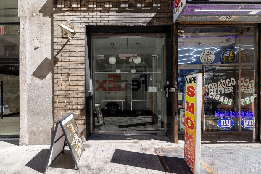 More Photos Of 247 W 36th St, New York Office For Lease