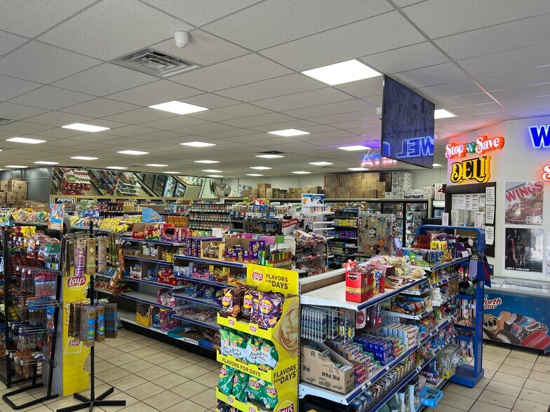 More Photos Of 800 NE Jefferson Ave, Peoria Freestanding For Sale