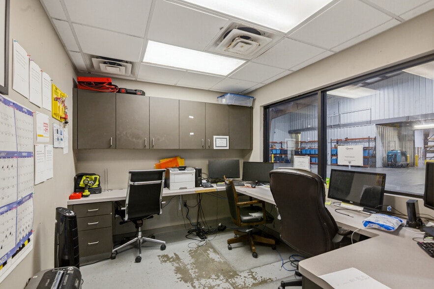 More Photos Of 8316 Lone Tree Rd, Victoria Industrial For Sale