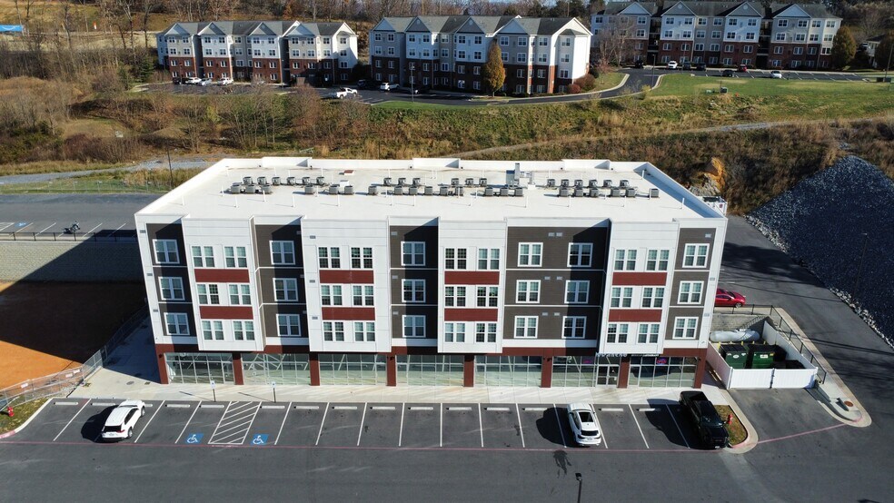 Primary Photo Of 3445-3447 Lee Hwy, Weyers Cave Apartments For Lease